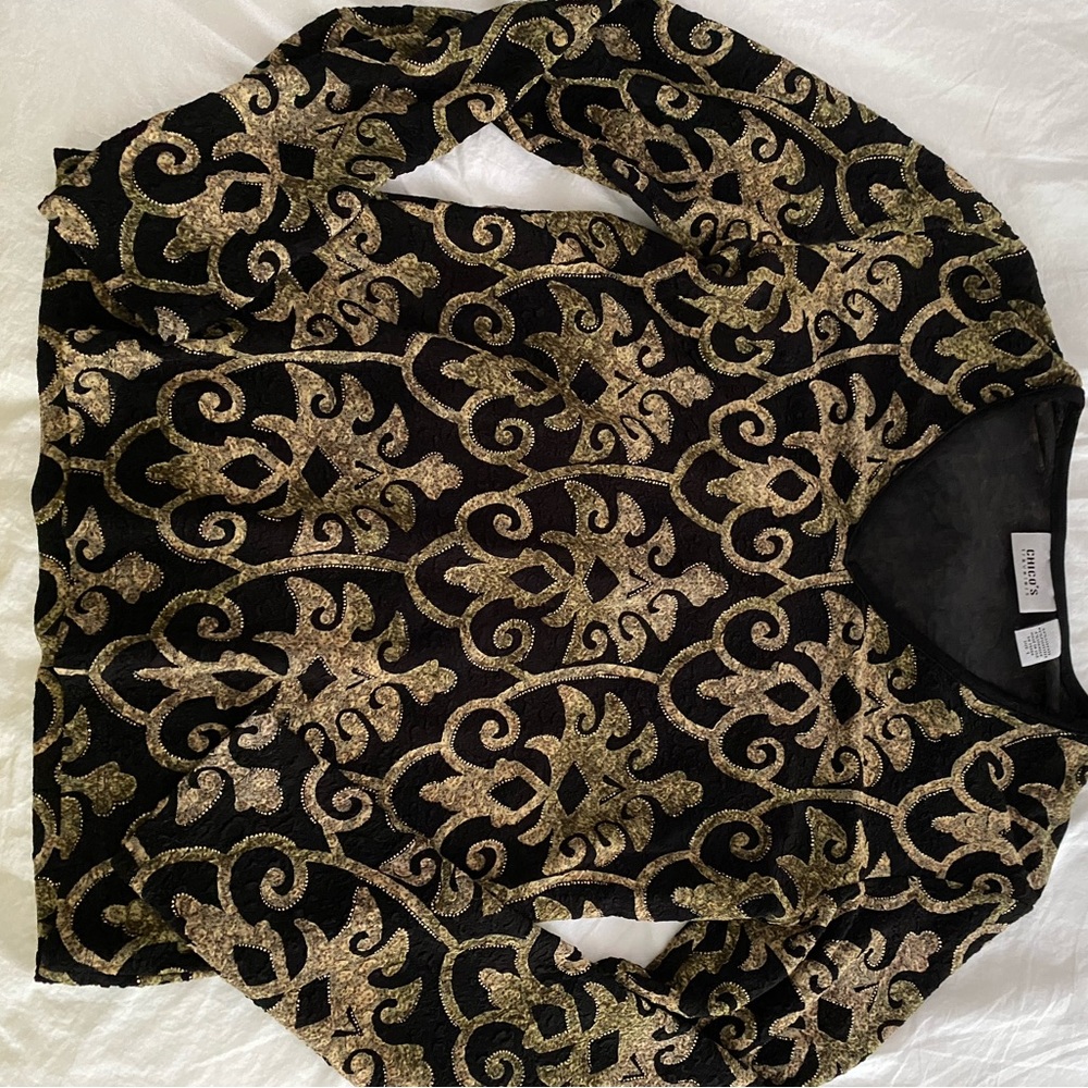 CHICO’s Vintage fitted slightly stretch top.   Festive